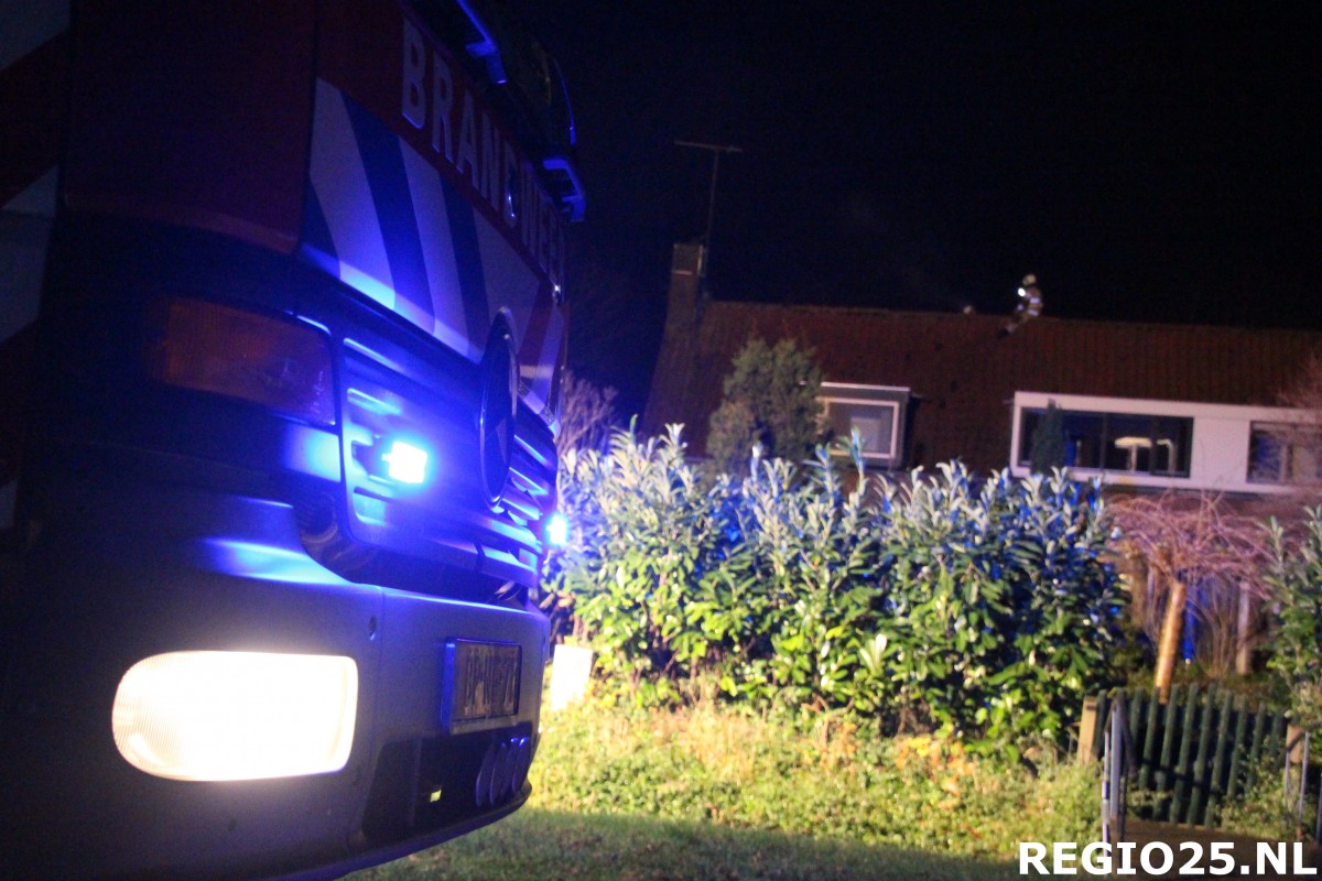 Brand in schoorsteen van woning