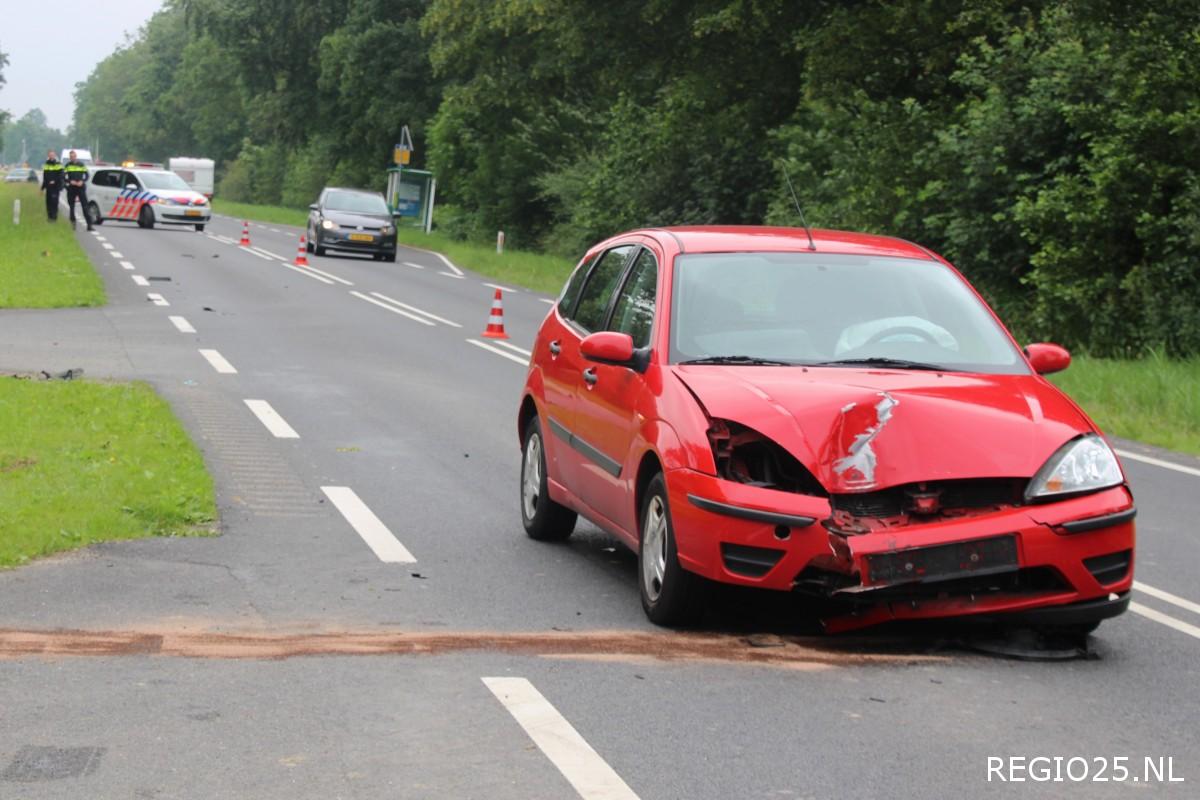 Wiel raakt los en knalt op auto