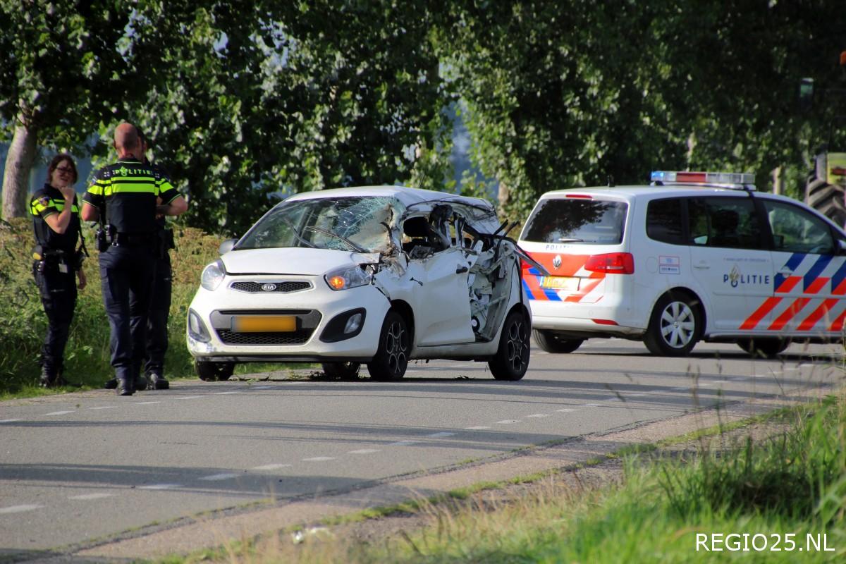 Forse aanrijding tussen auto en trekker