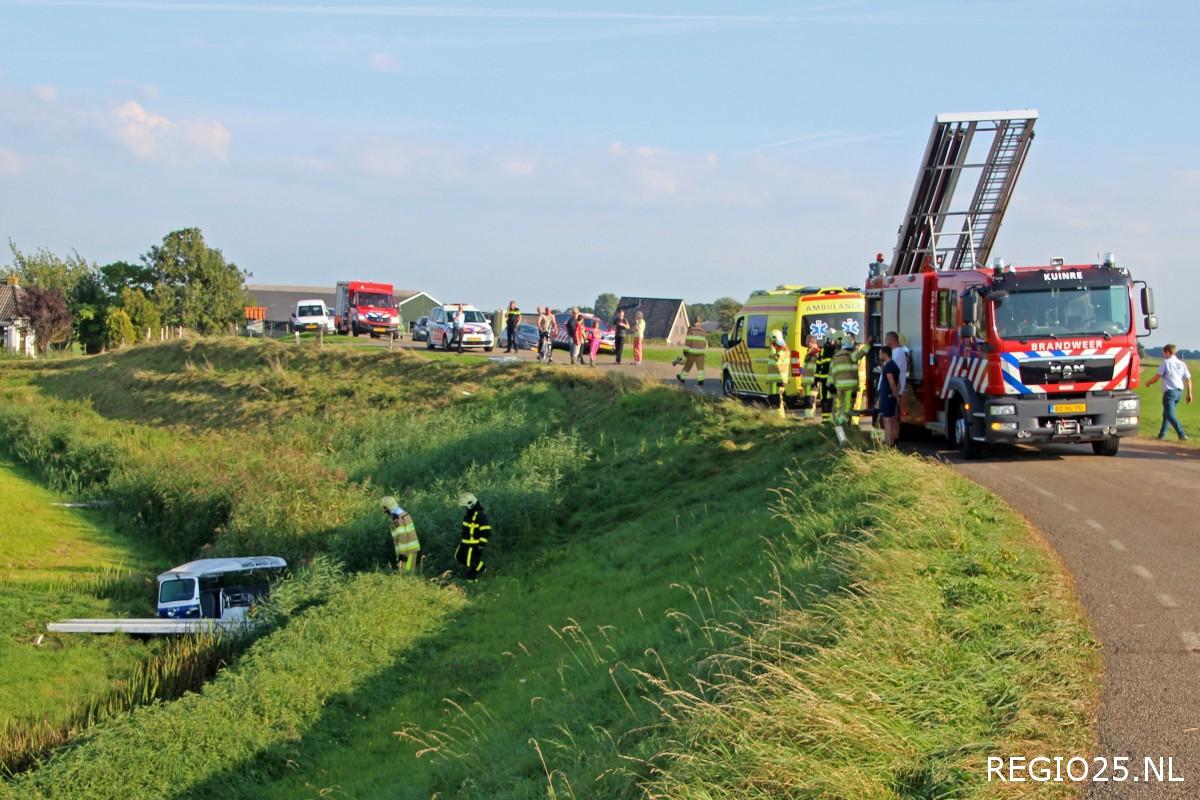 TukTuk rijdt van de Blokzijlerdijk