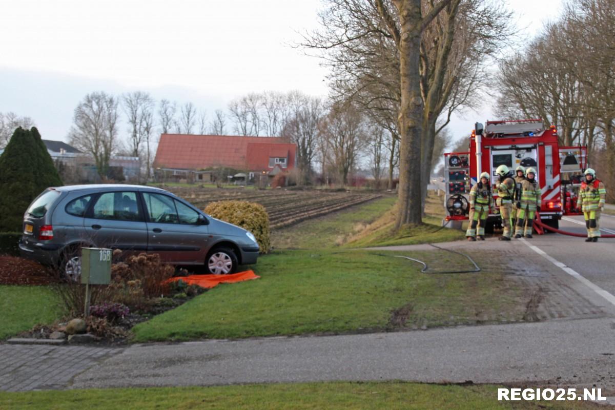 Auto rijdt tuin in en veroorzaakt gaslek