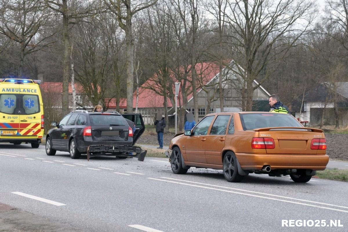 Veel schade na aanrijding voor AZC