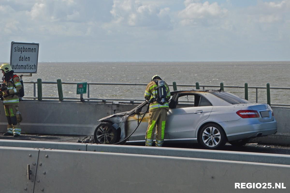 File door autobrand op Ketelbrug