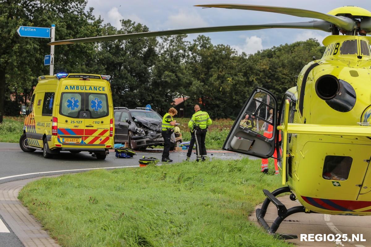 Twee gewonden bij flinke aanrijding