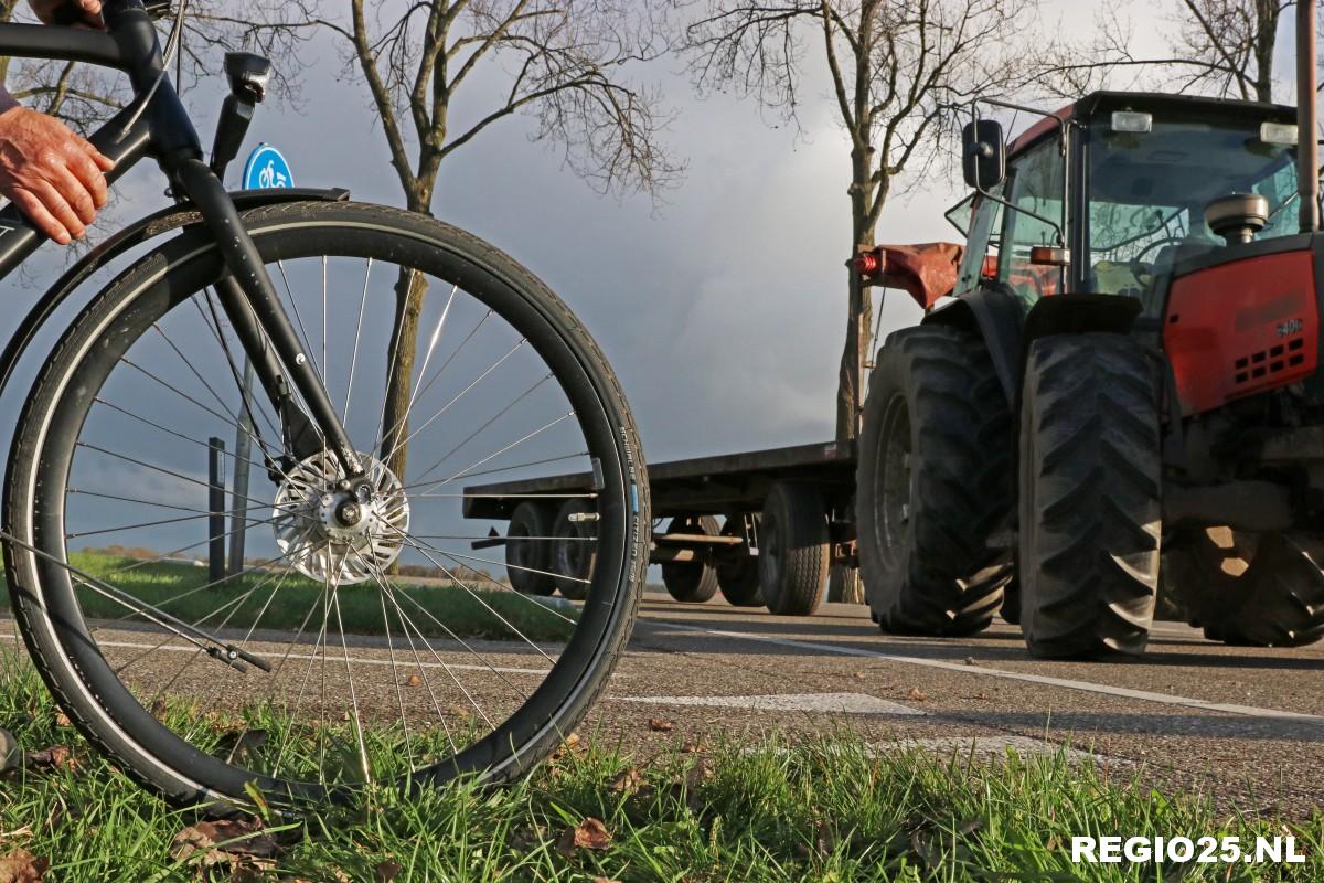 Scholier gewond bij botsing met trekker