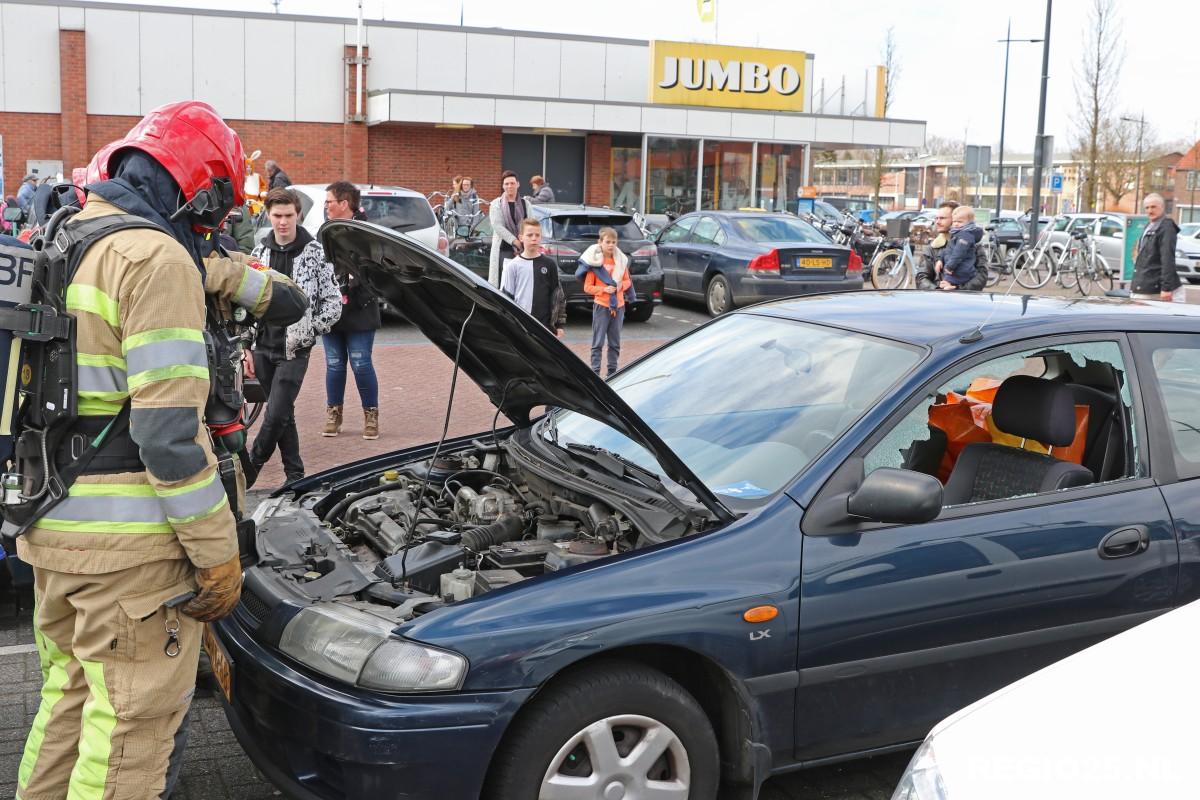 Kokende motor midden in centrum