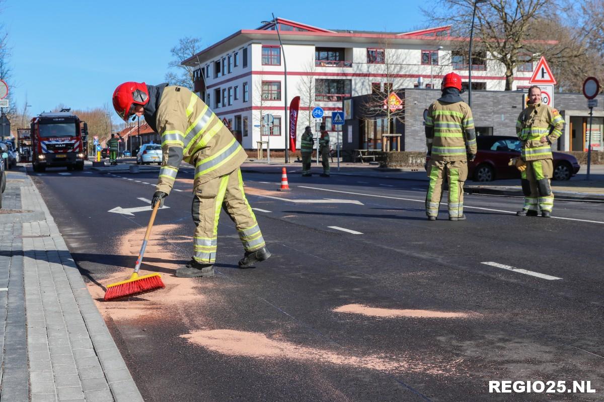 Oliespoor op straat door ongeval