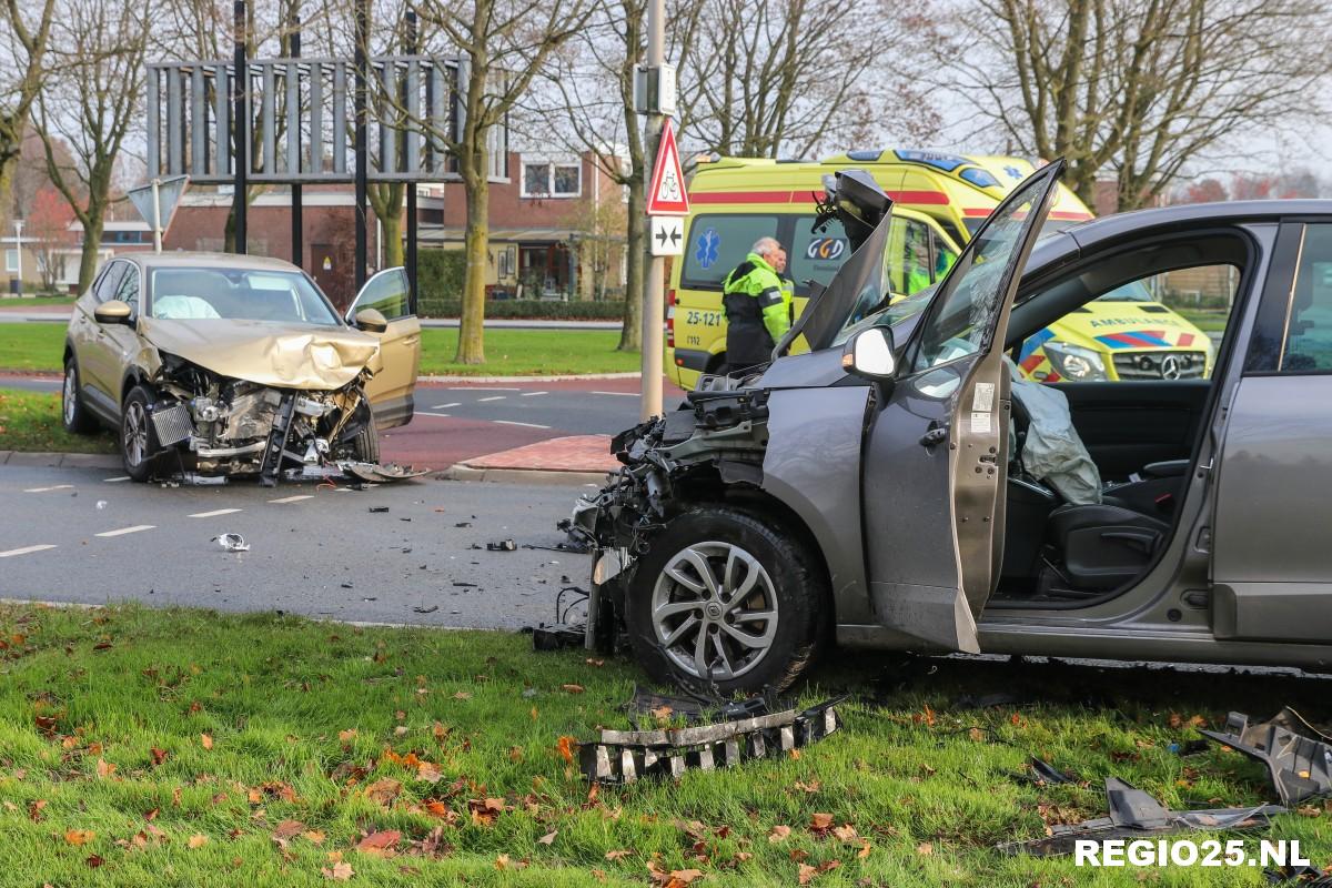 Veel schade na frontale aanrijding