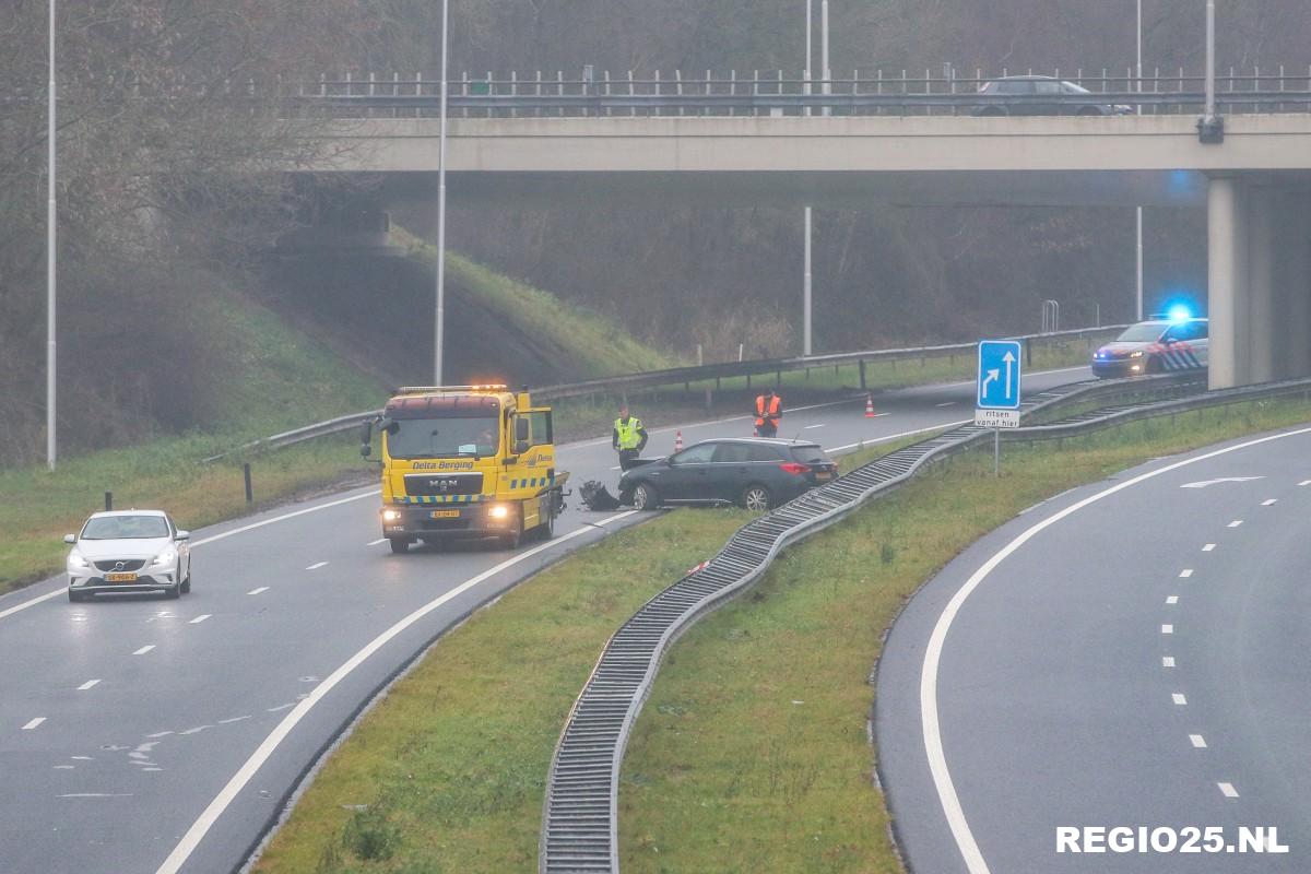 Opnieuw auto tegen vangrail N50