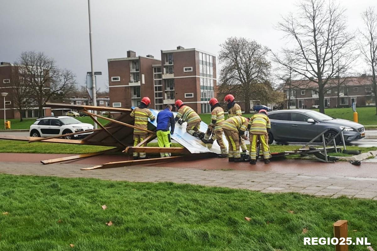 Groot bord de dupe van harde wind