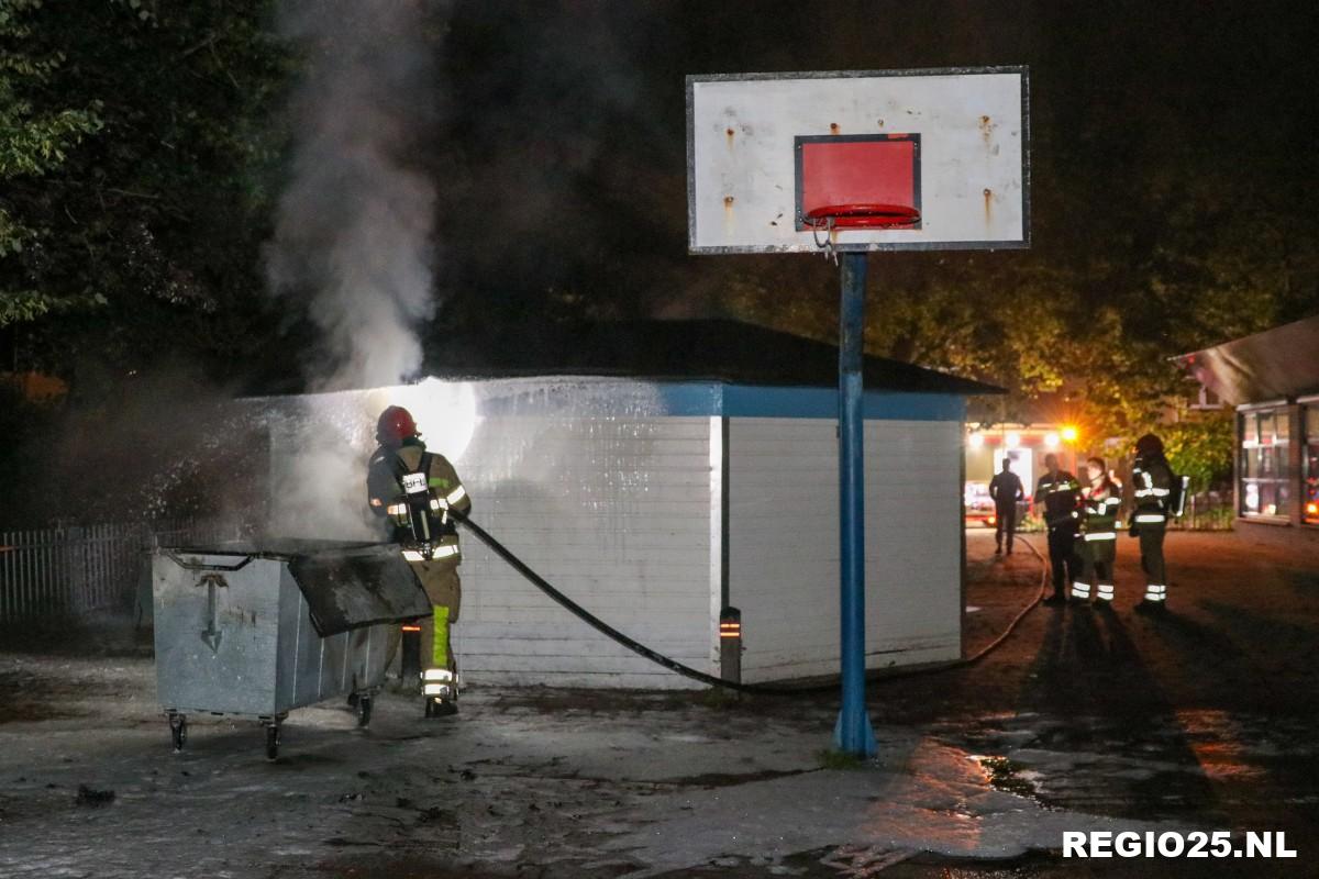 Container bij school in brand gestoken