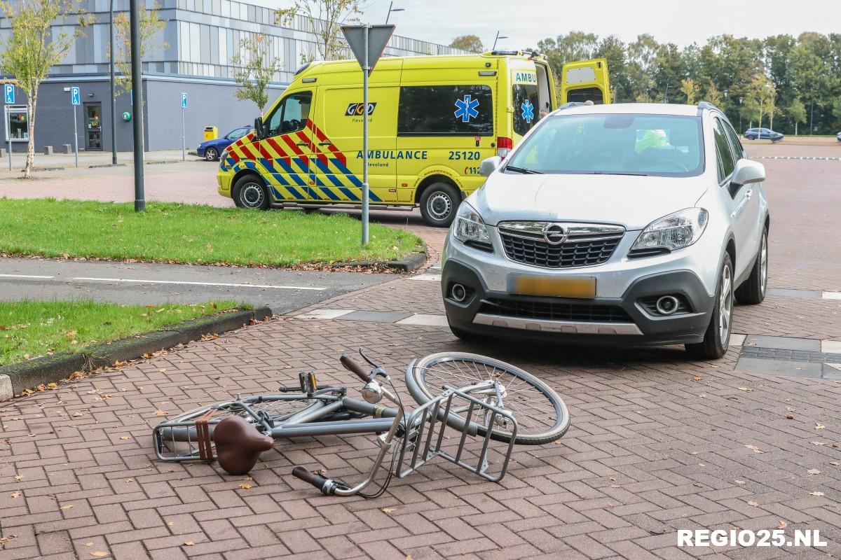 Fietser gewond na botsing met auto