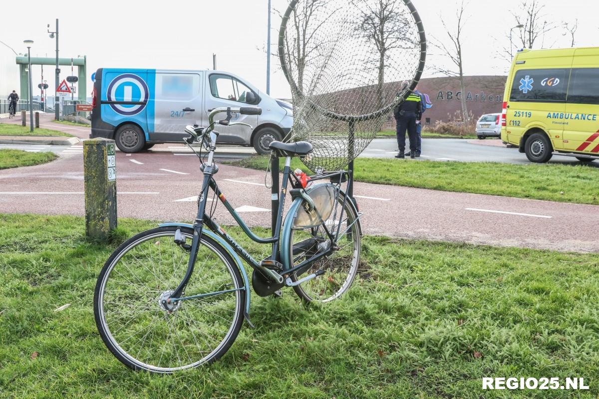 Fietser aangereden op rotonde