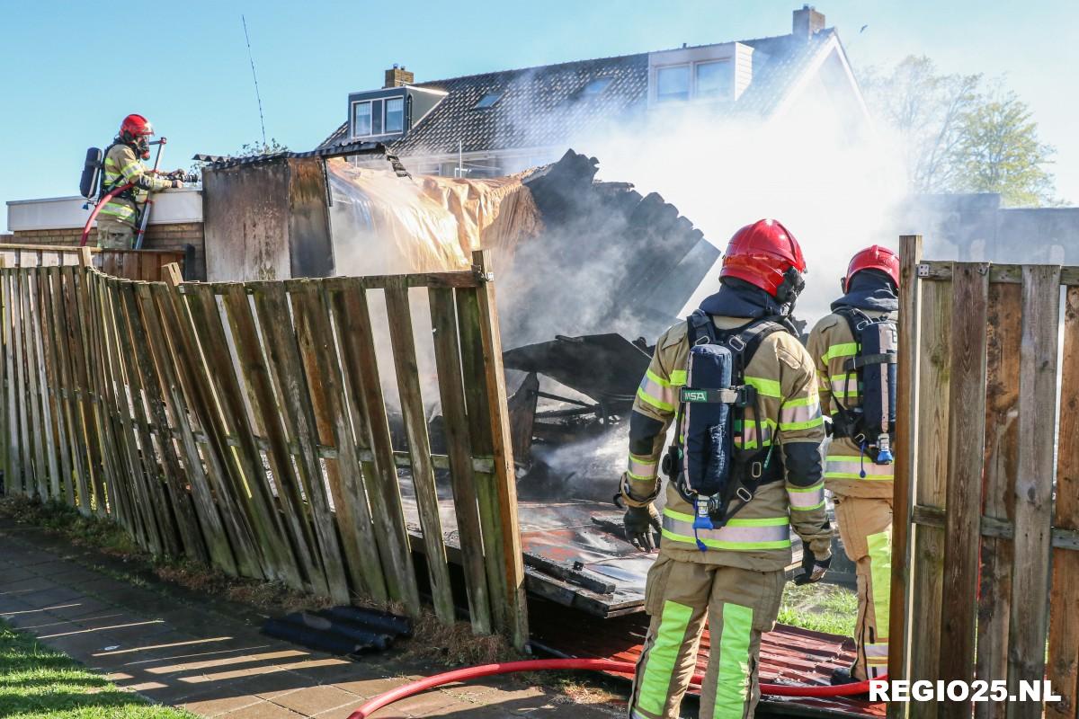 Schuur verwoest door felle brand