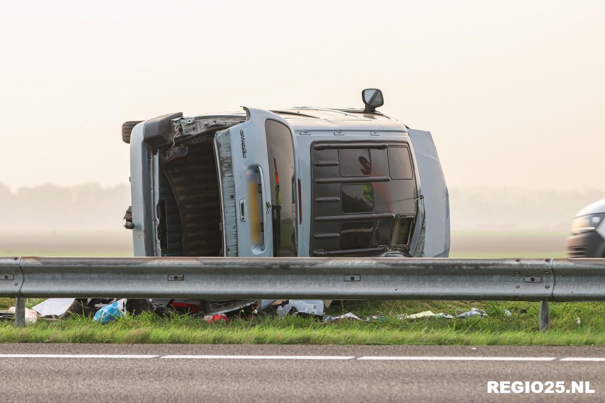 Tweetal vlucht na ongeval op A6