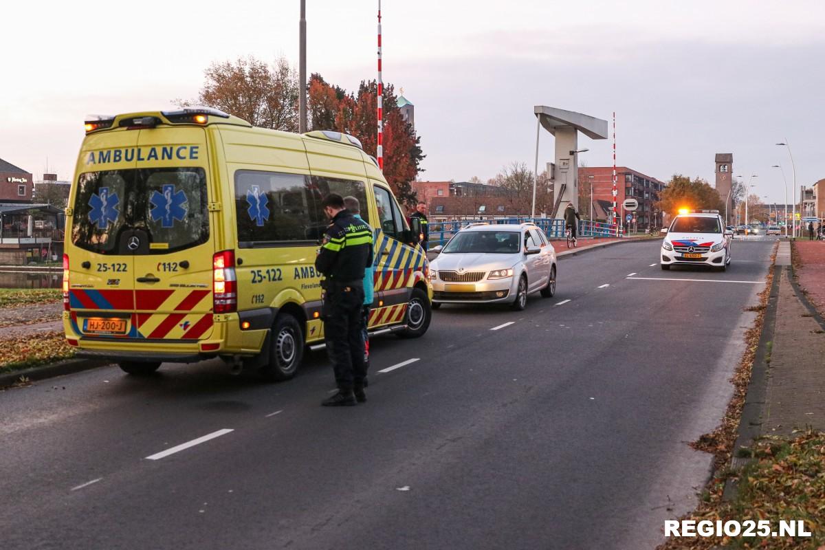 Jongetje gewond na botsing met auto