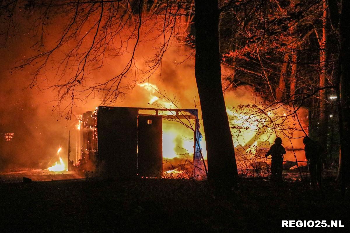 Oud clubhuis in Emmelerbos afgebrand