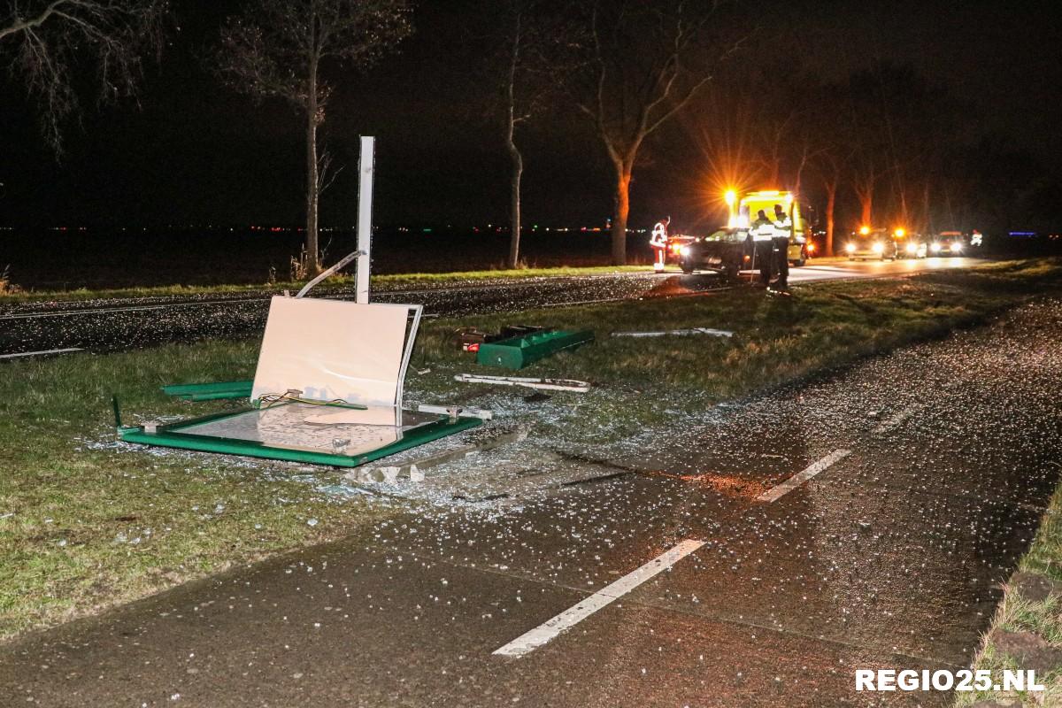 Glasravage na ongeluk op Nagelerweg