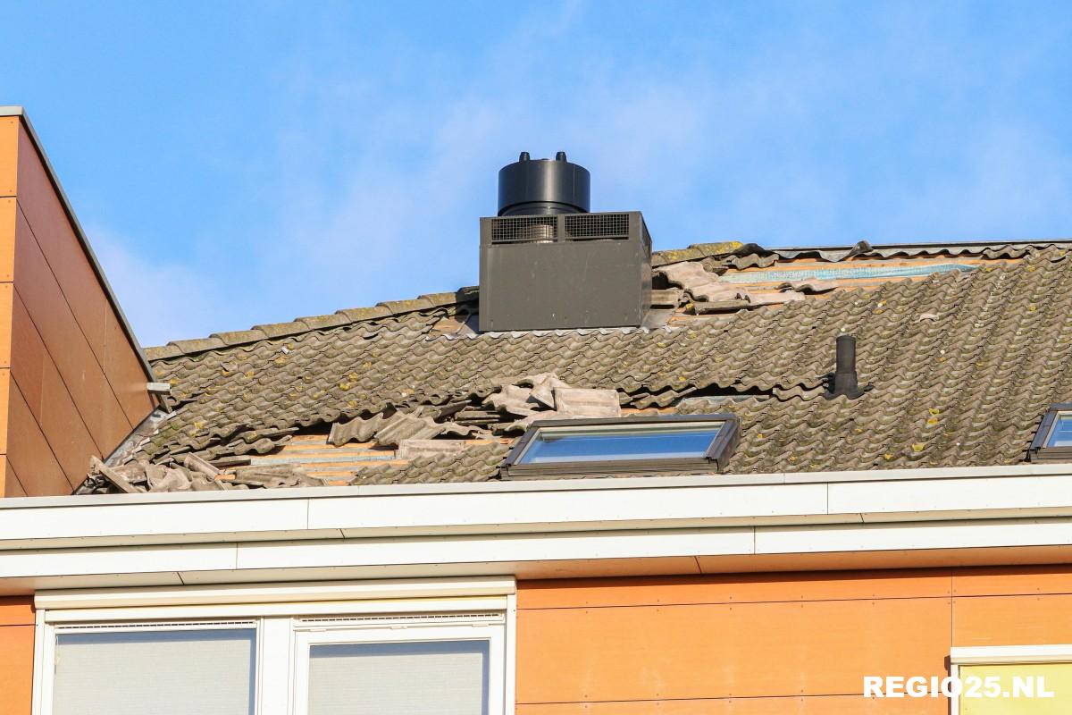 Zware windstoten: Bomen over de weg en rondvliegende dakpannen