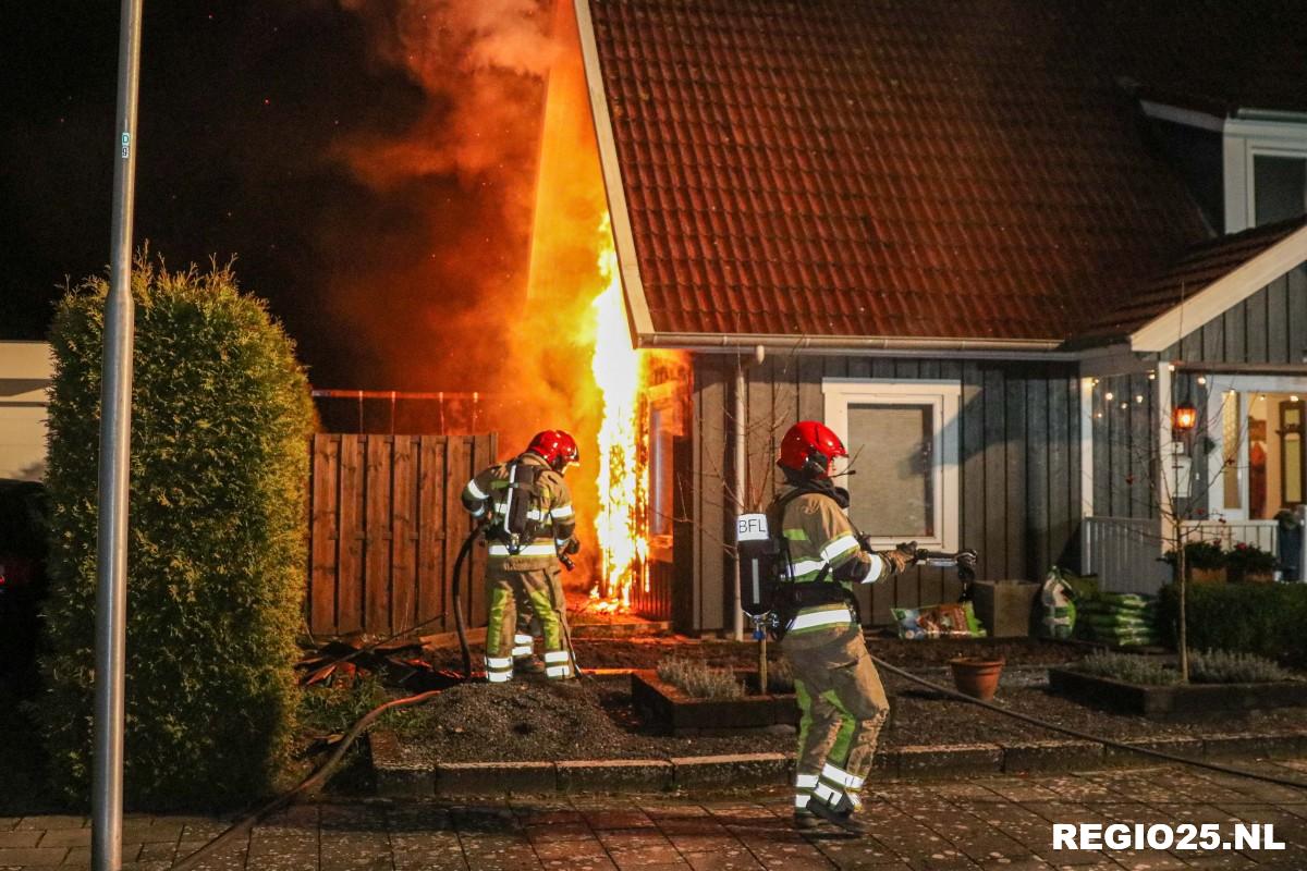 Veel schade na felle woningbrand