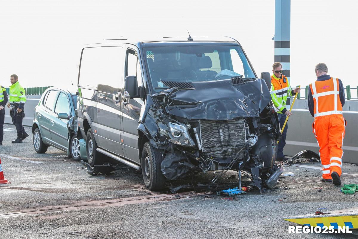 Twee uur vertraging door ongeluk op Ketelbrug