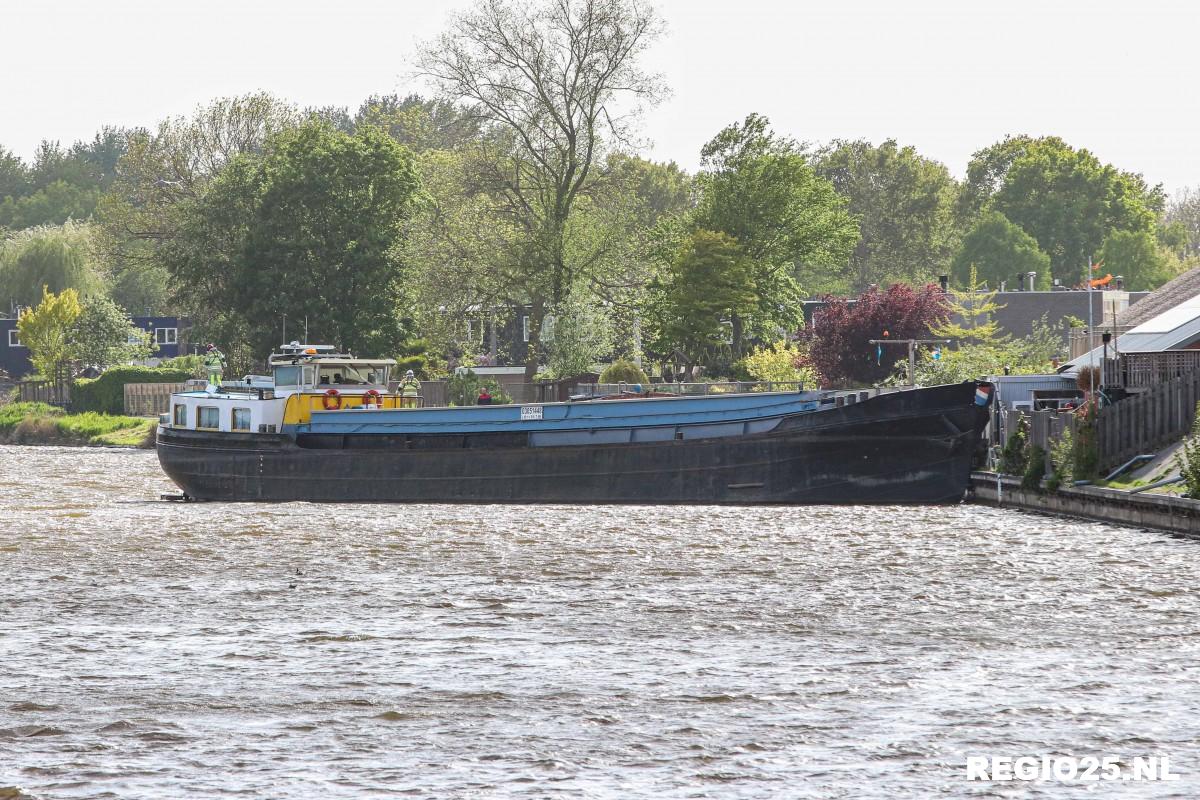 Schip losgeslagen op Urkervaart