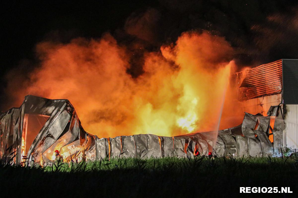 Zeer grote brand verwoest bedrijfspand aan het Keteldiep