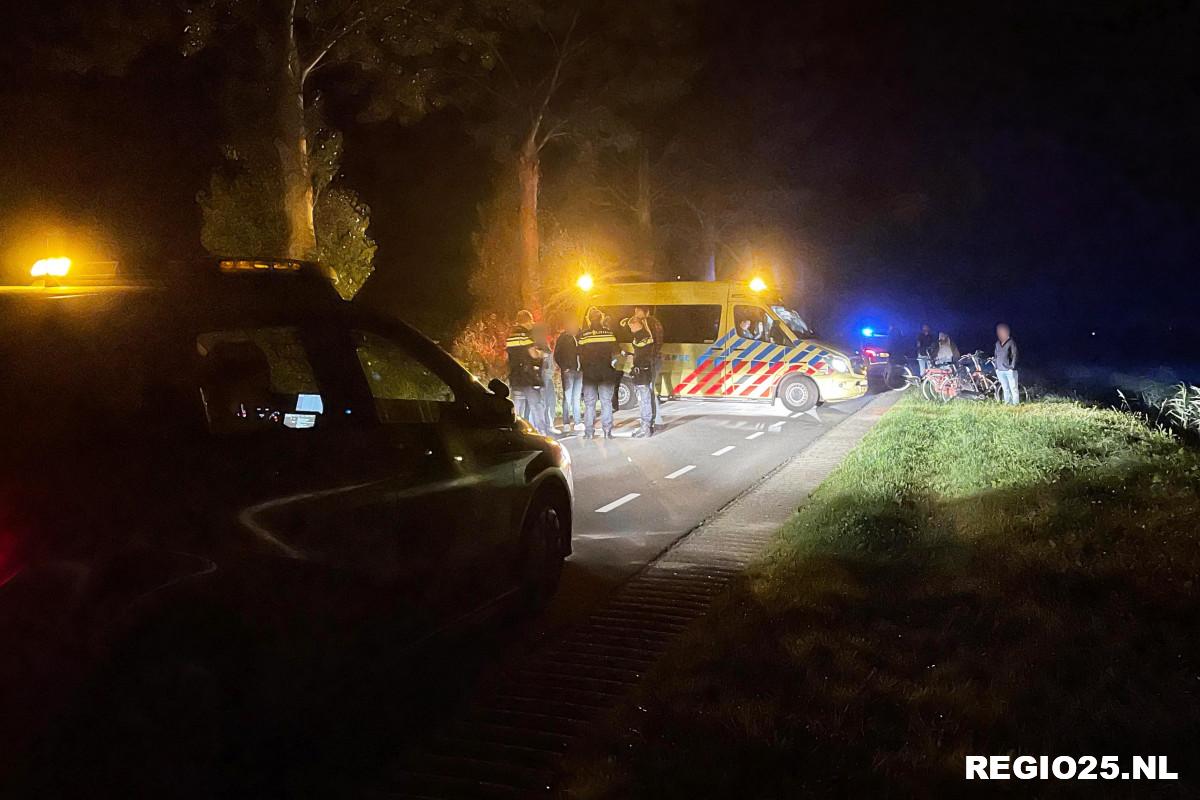 Busje rijdt door na botsing met fietsster