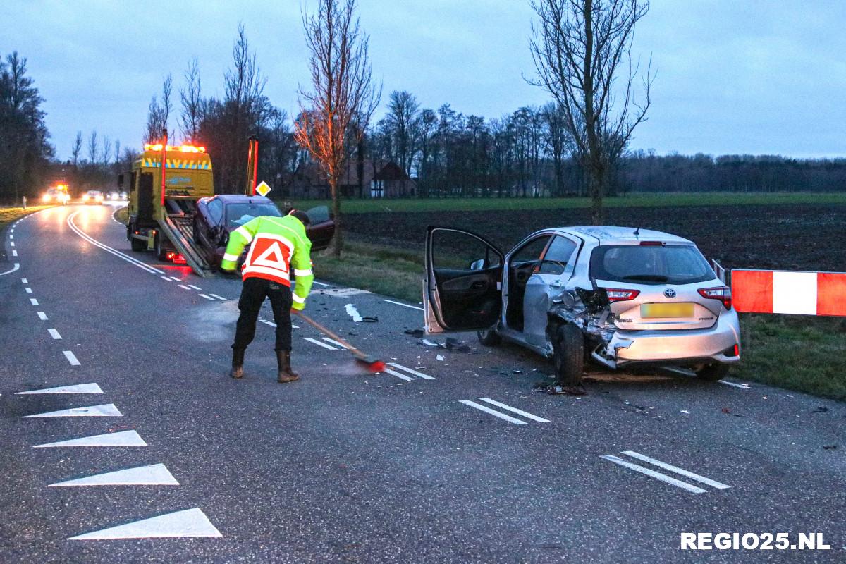 Lichtgewonde bij kop-staart botsing op de Staartweg