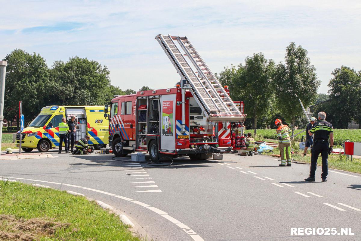 Automobiliste zwaargewond na botsing met beregeningshaspel