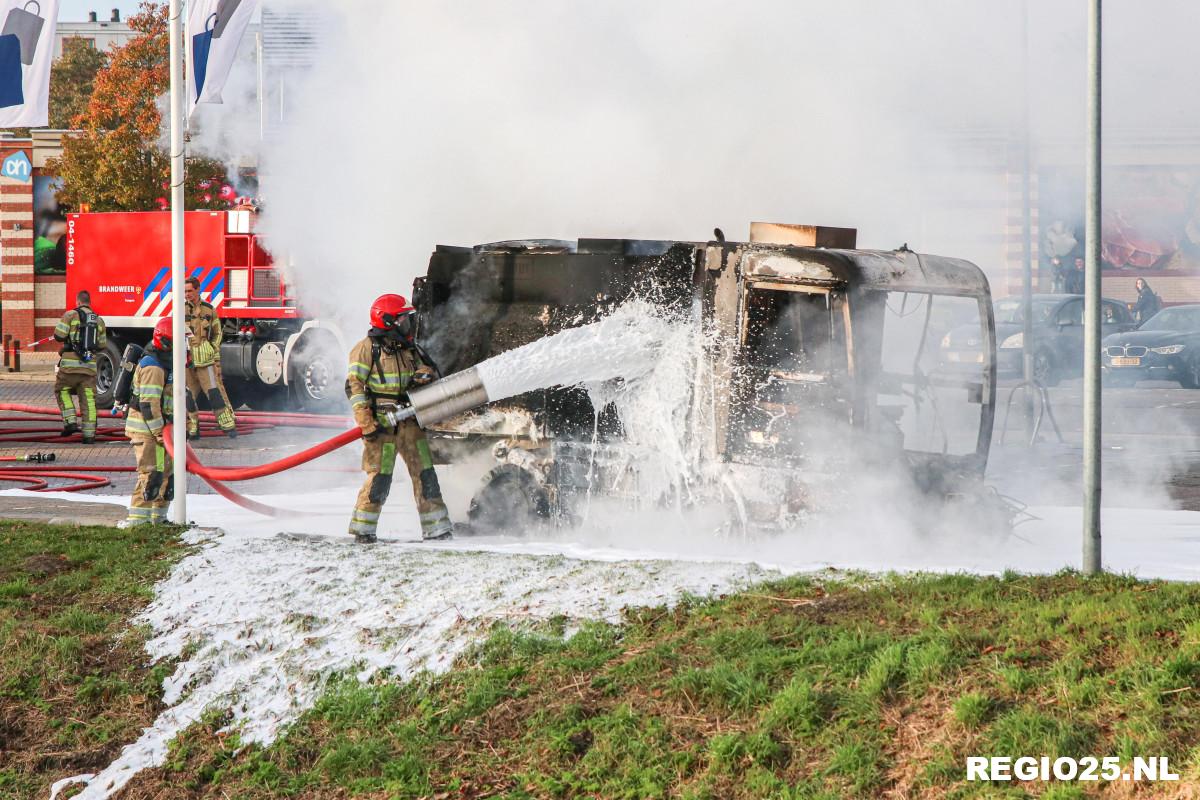 Veegmachine uitgebrand bij Urkerhard