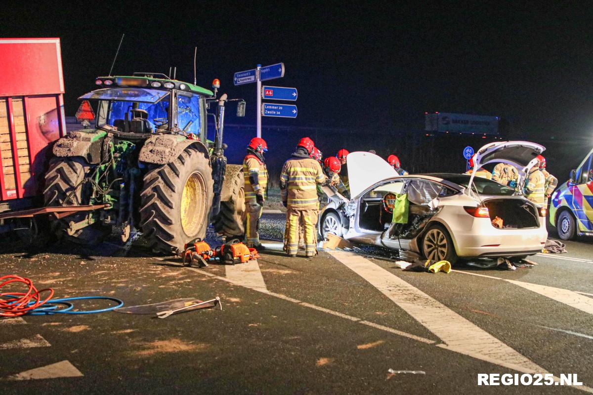 Gewonde bij aanrijding tussen auto en trekker