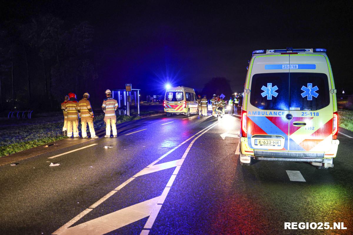 Vrouw zwaargewond na botsing met auto