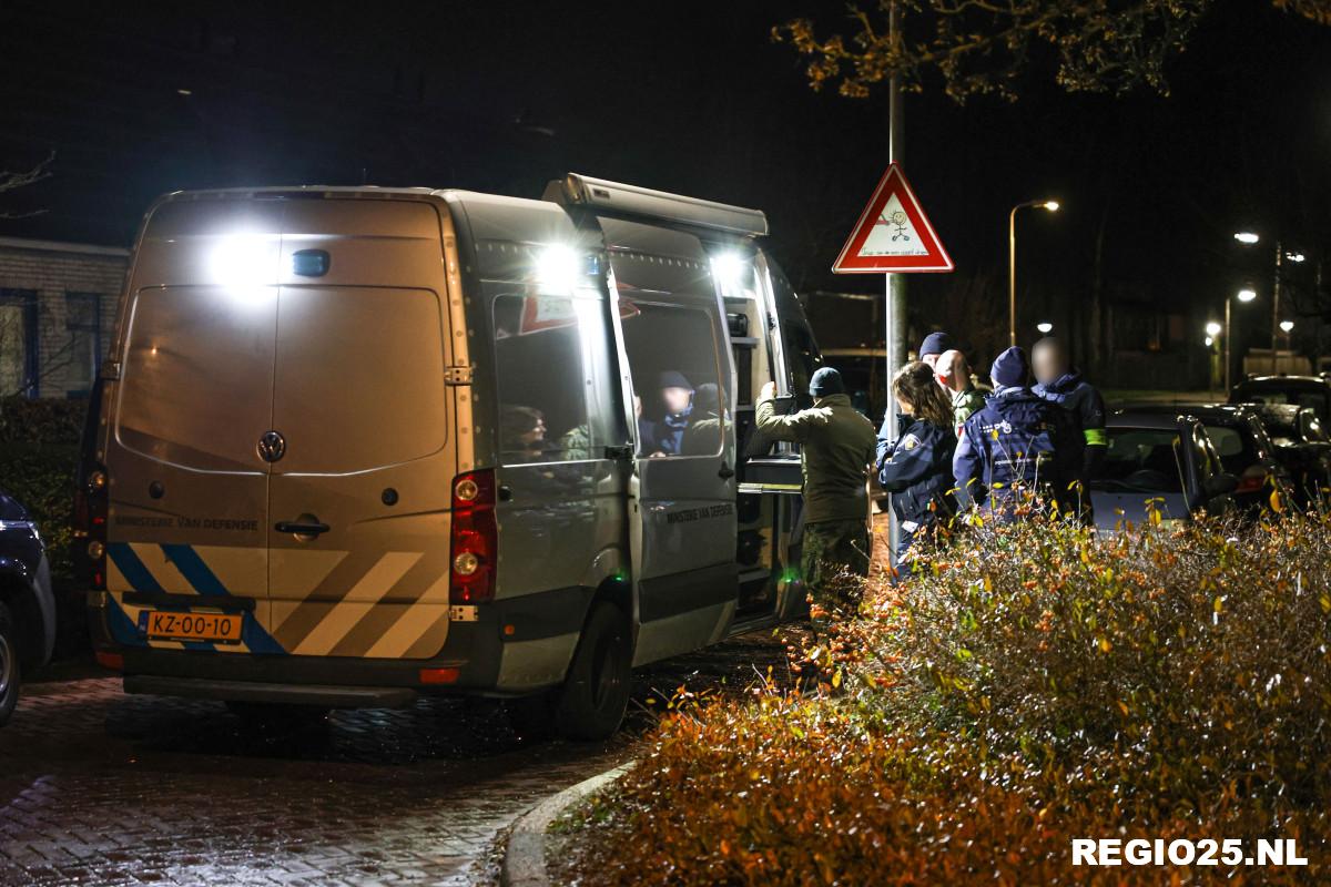 Politie en EOD doen onderzoek bij woning