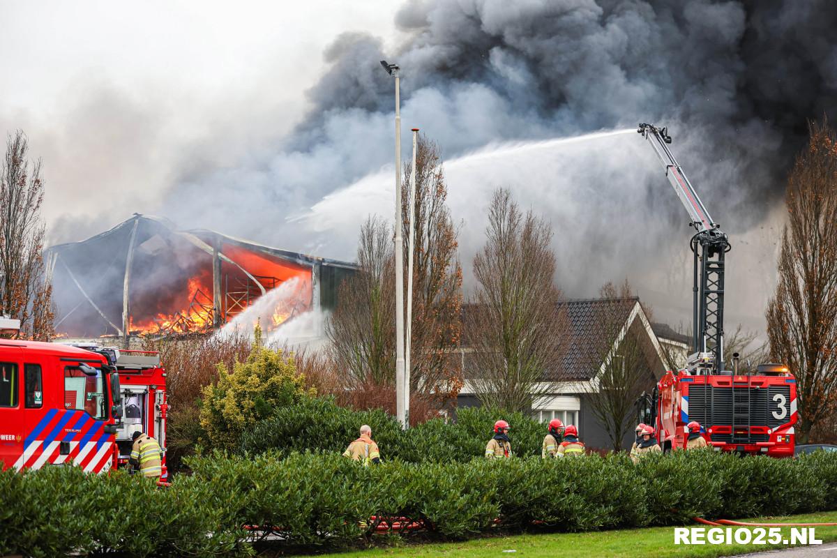 Zeer grote brand in koel- en vriesbedrijf