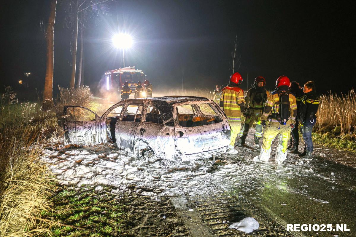 Opmerkelijke autobrand Westermeerweg