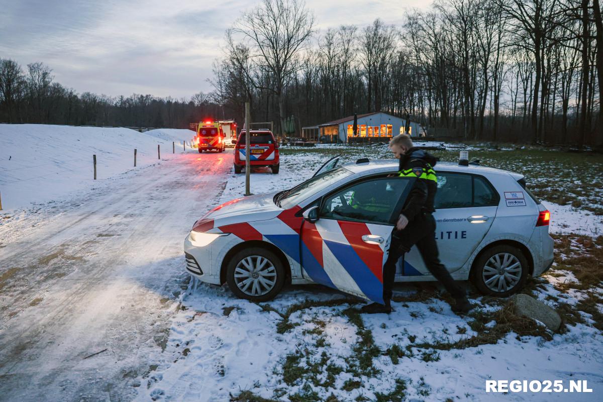 Hulpdiensten rukken uit voor jongen op het ijs