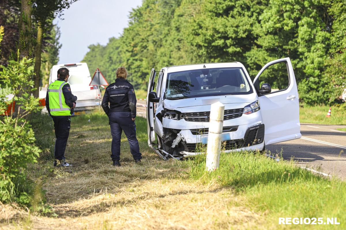 Vrouw (35) omgekomen na botsing met taxibusje