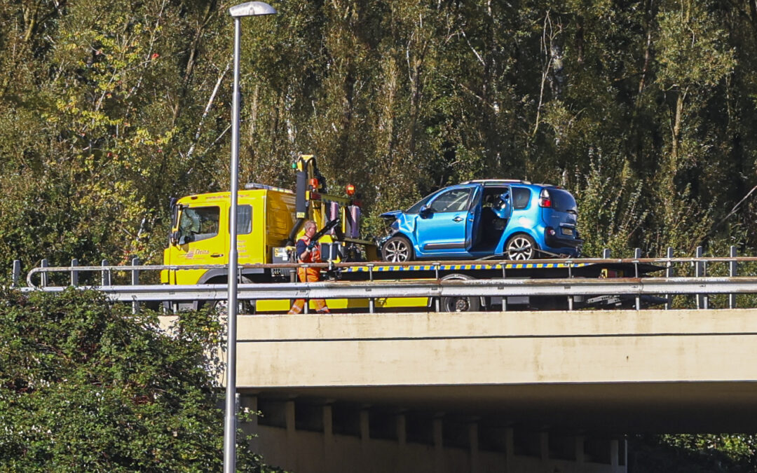 A6 even afgesloten na aanrijding