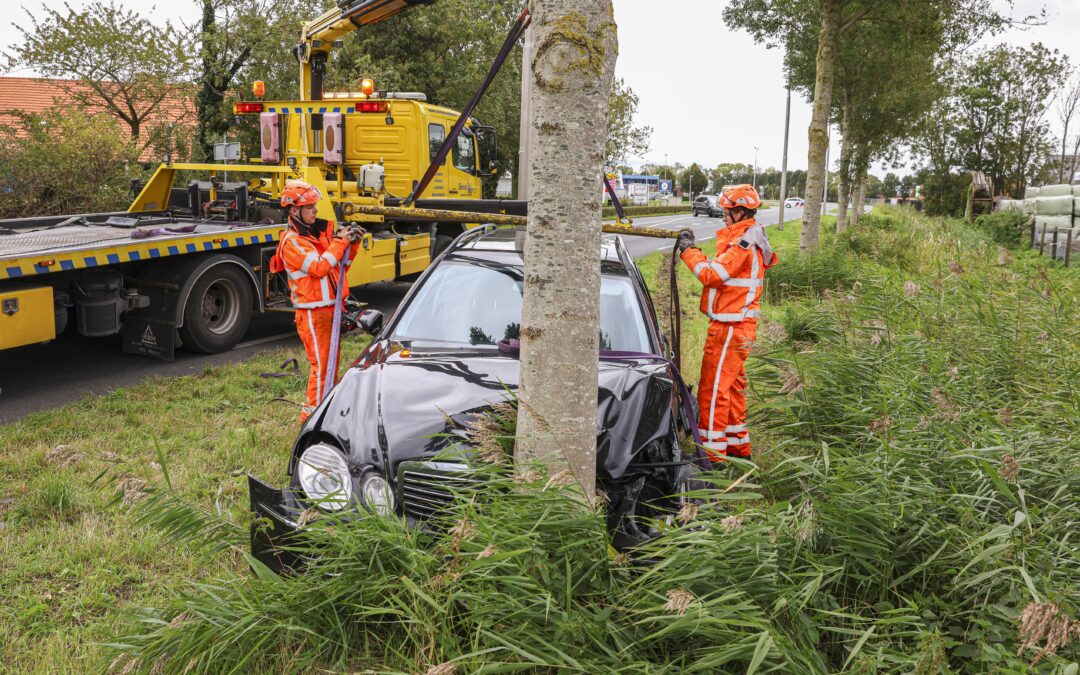 Gewonde bij aanrijding op Domineesweg