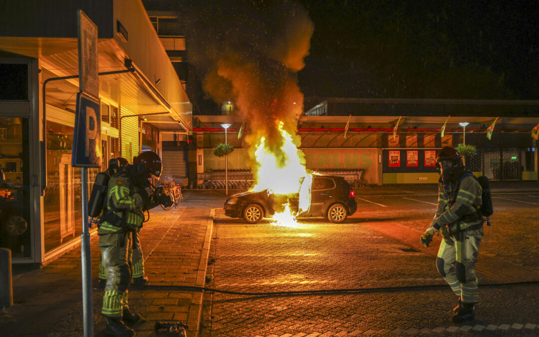 Brandweer voorkomt erger bij autobrand