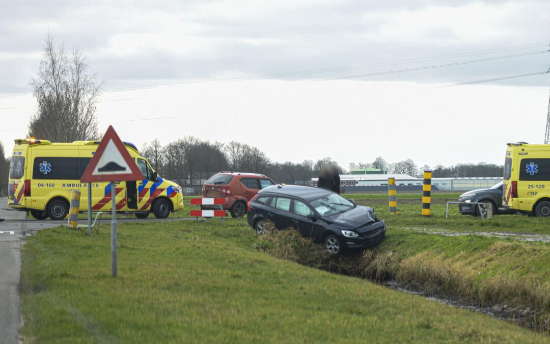 Gewonde bij aanrijding op Uiterdijkenweg