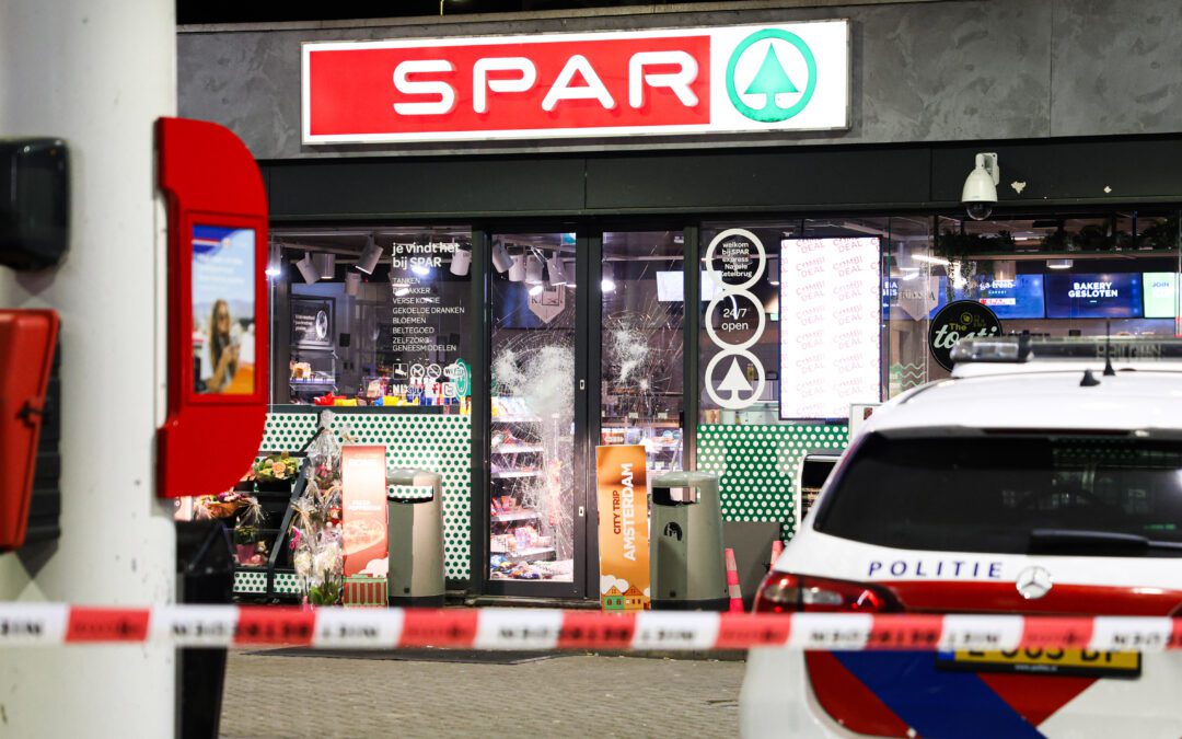 Overval op tankstation A6, verdachte opgepakt na achtervolging