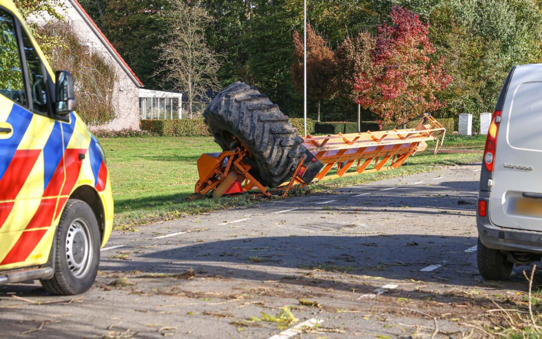 Man gewond bij ongeval met wortelkar