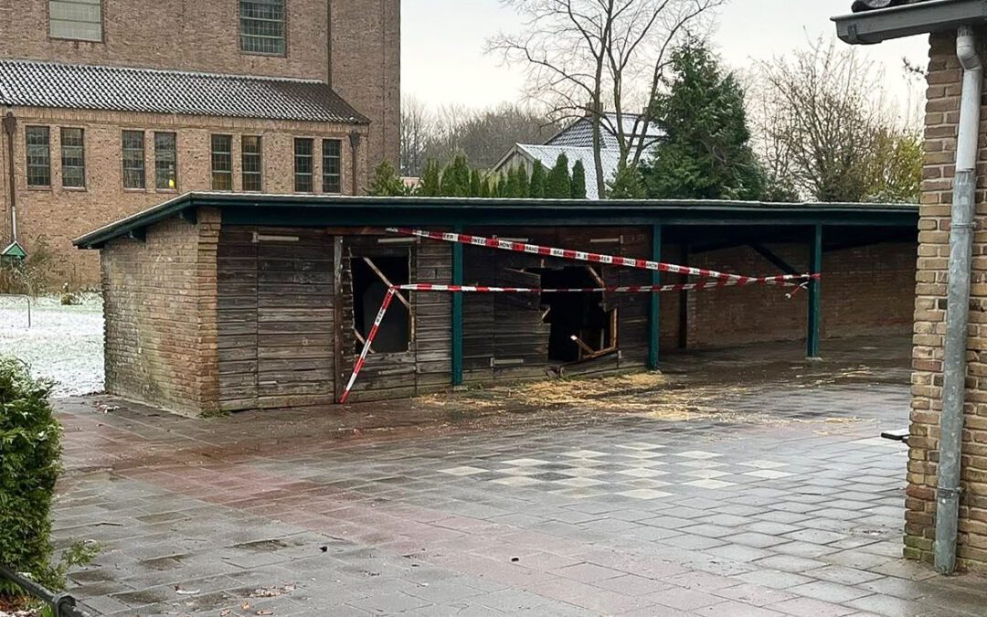 Brand in fietsenhok bij school De Horizon
