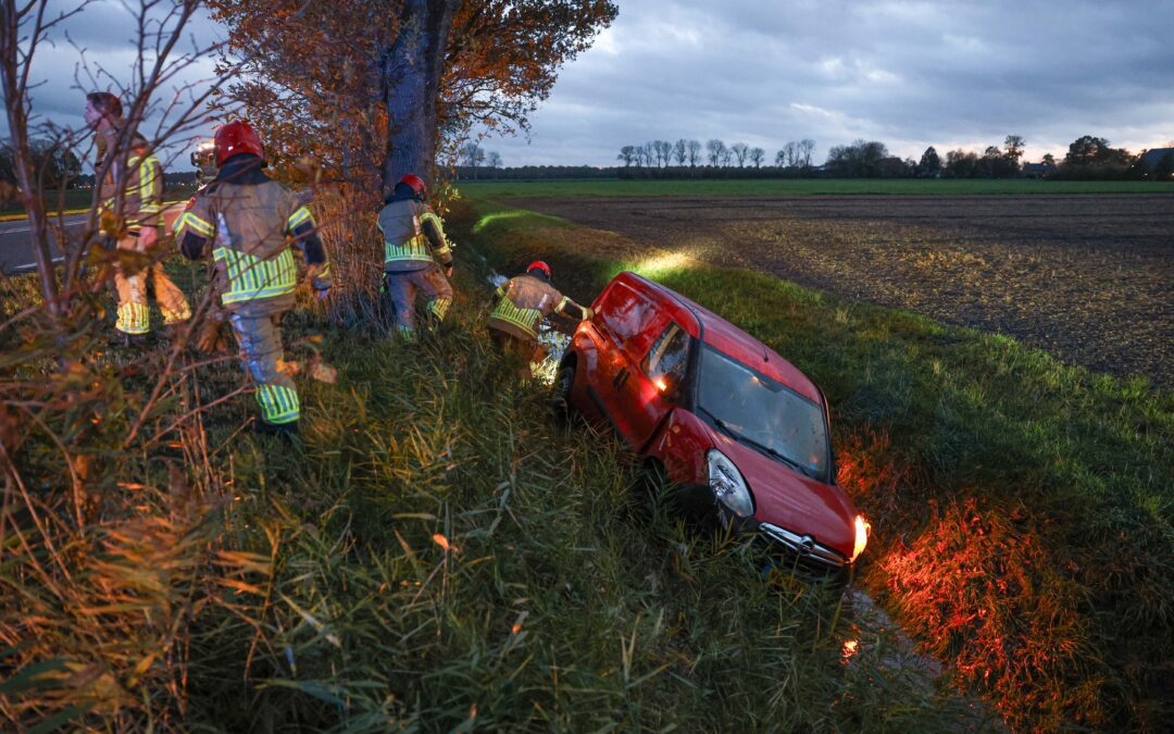 Bestelauto in de sloot door hoestbui