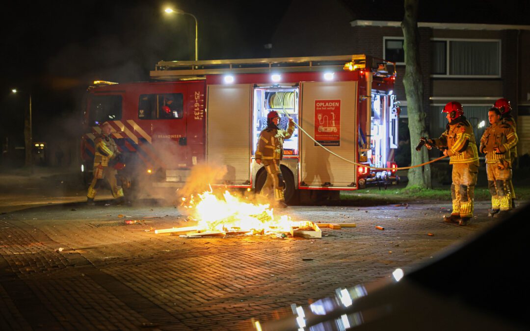 Brandweer in actie voor brandjes tijdens jaarwisseling