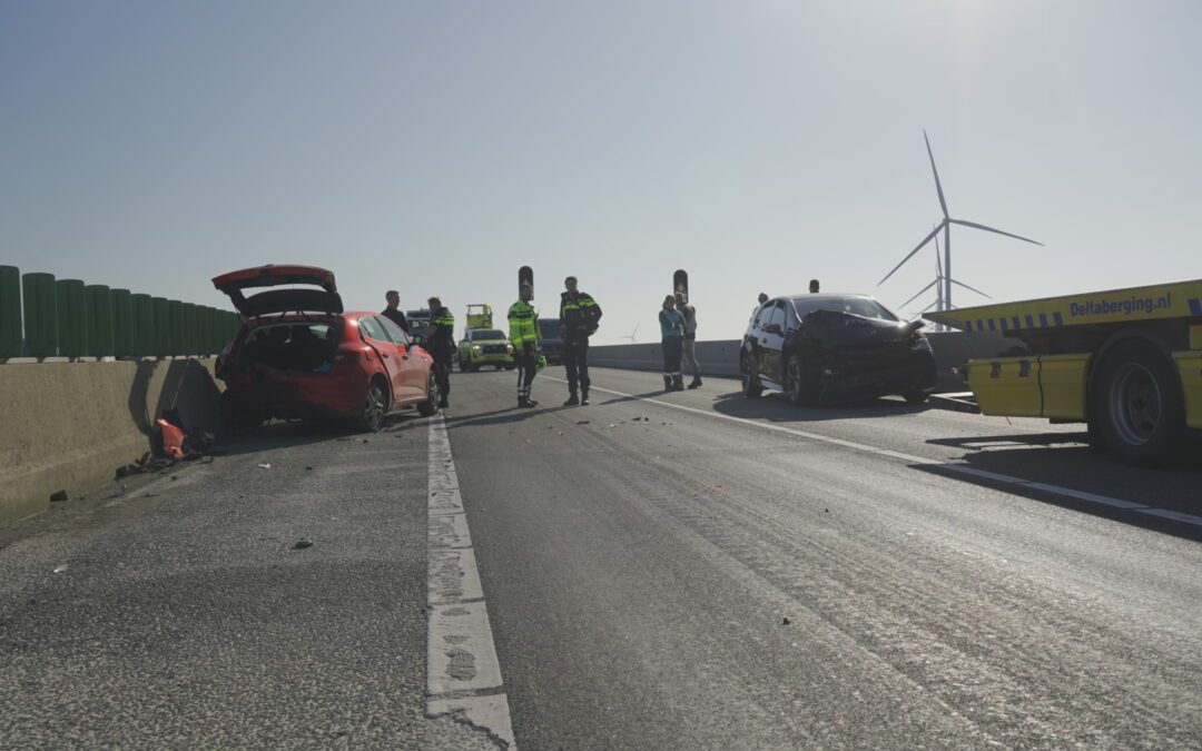 Lange file na aanrijding op Ketelbrug