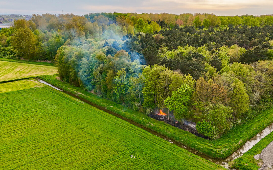 Brand aan de rand van Urkerbos