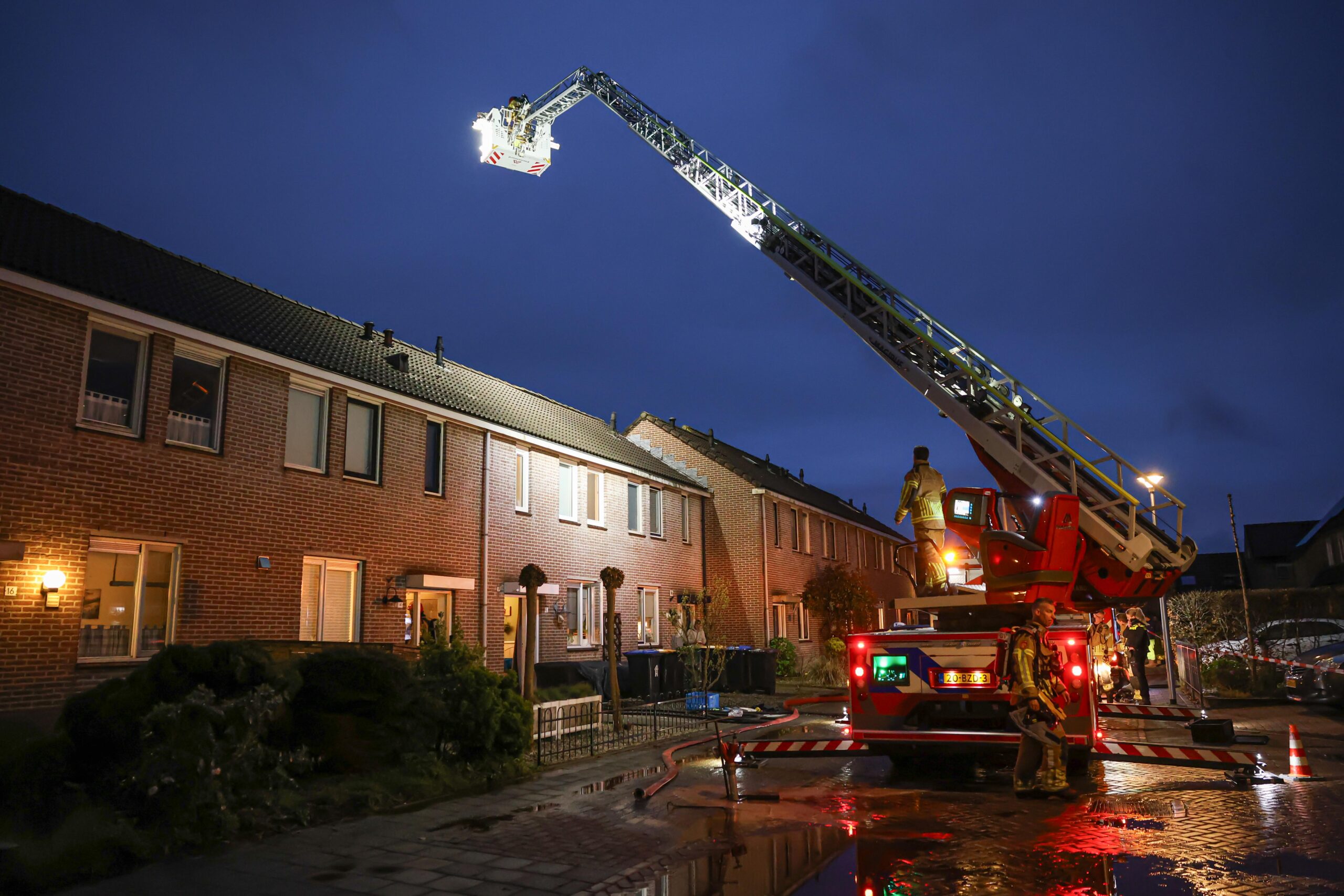 Woning vol rook door kleine brand